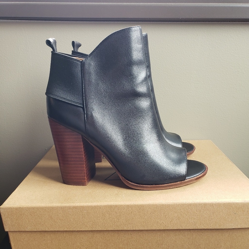 Kelsi Dagger Gemma Booties